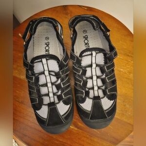 Sports River Black Sz 7.5 Hike/Water Shoes/Sandals
